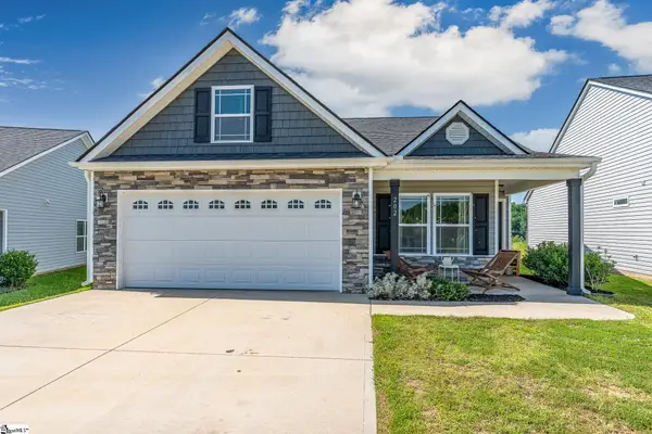 202 Highland Springs Loop, Inman, SC 29349