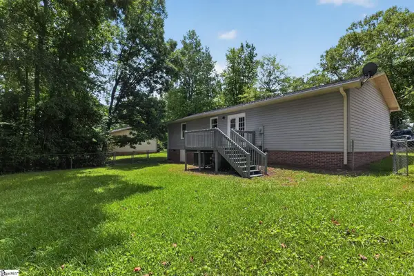 17 Queens Street, Fountain Inn, SC 29644