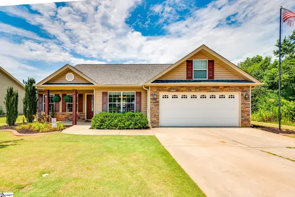 837 Dove Creek Court, Boiling Springs, SC 29316