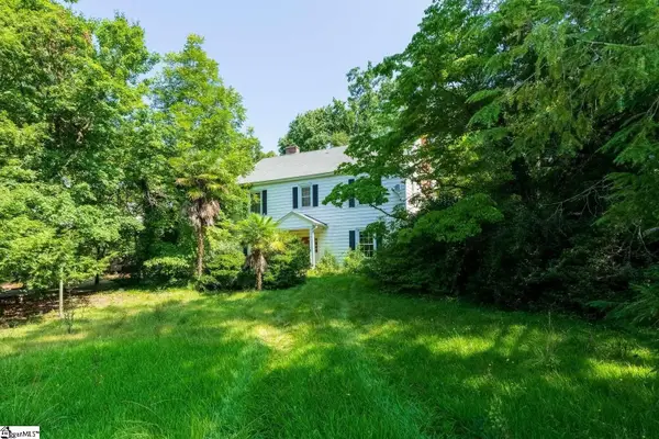 204 W Farley Avenue, Laurens, SC 29360
