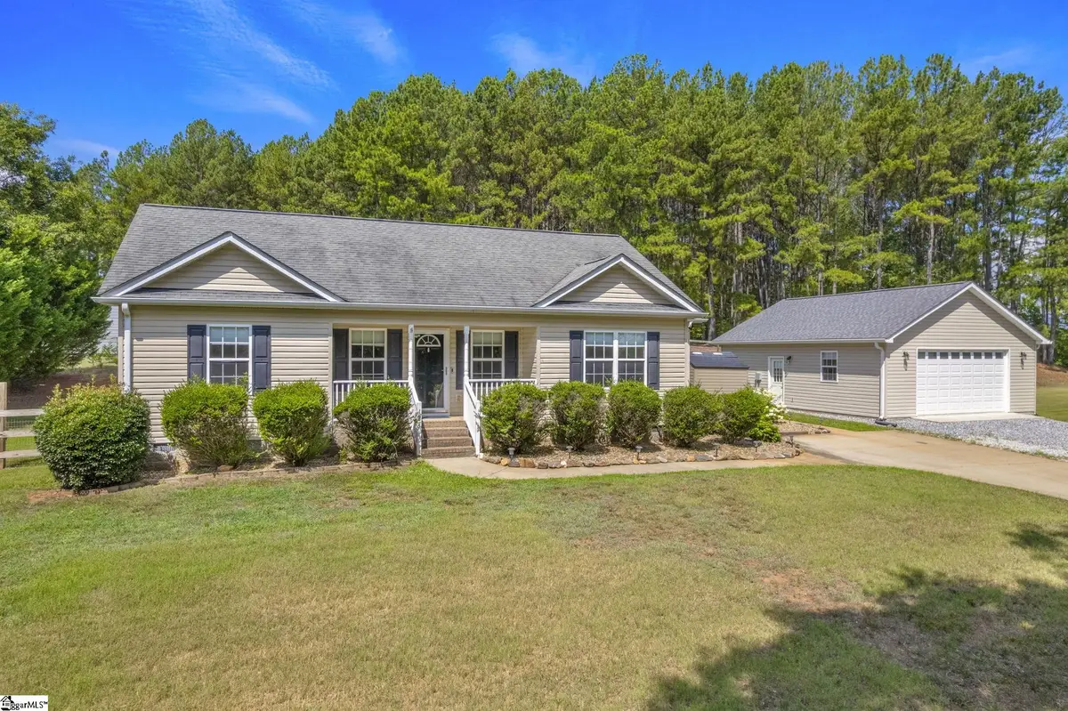 124 E King Road, Greer, SC 29651 - #1