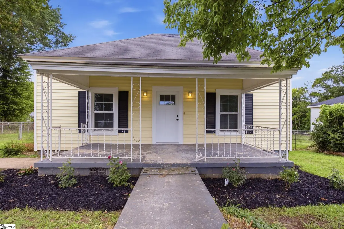 2 Wallace Street, Laurens, SC 29360 - #1