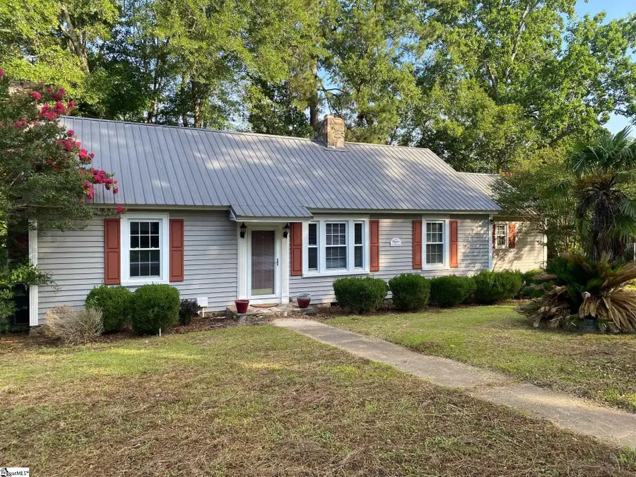 111 Maplebrook Street, Laurens, SC 29360 - #3