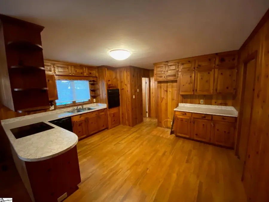 204 Glendale Avenue, Laurens, SC 29360 - #2