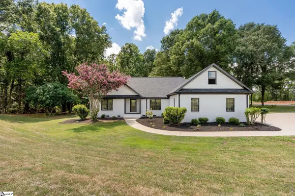 650 Lightwood Knot Road, Woodruff, SC 29388