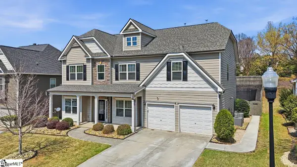 536 W Saddletree Drive, Reidville, SC 29388