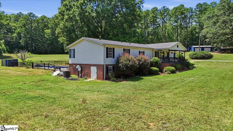 637 Ranch Road, Laurens, SC 29360 - #3