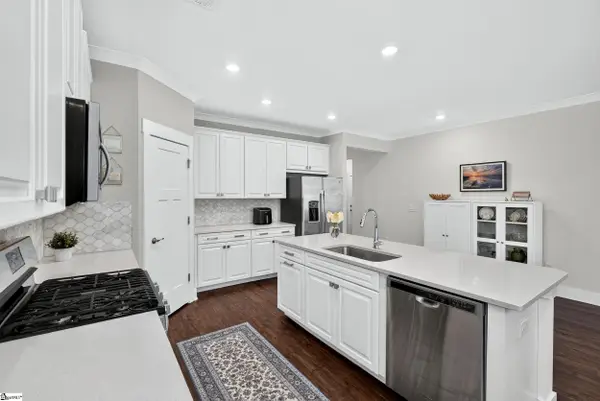 2 Yorkmont Way, Greer, SC 29651