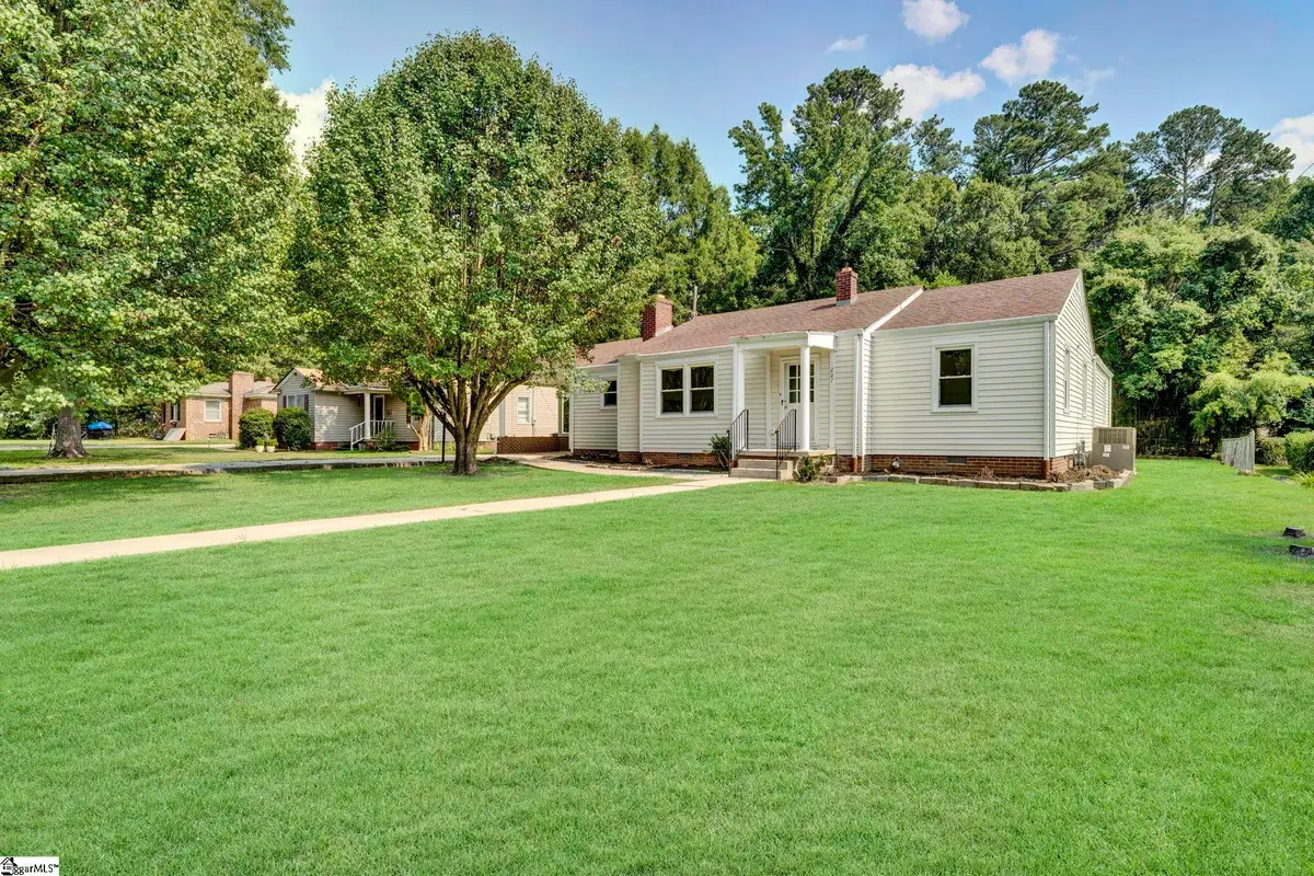 207 Elm Street, Clinton, SC 29325 - #1