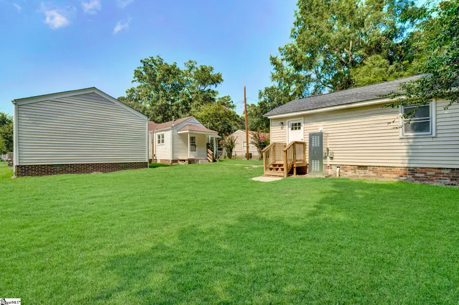 207 Elm Street, Clinton, SC 29325 - #3