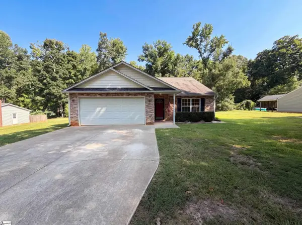 102 Hayworth Avenue, Clinton, SC 29325