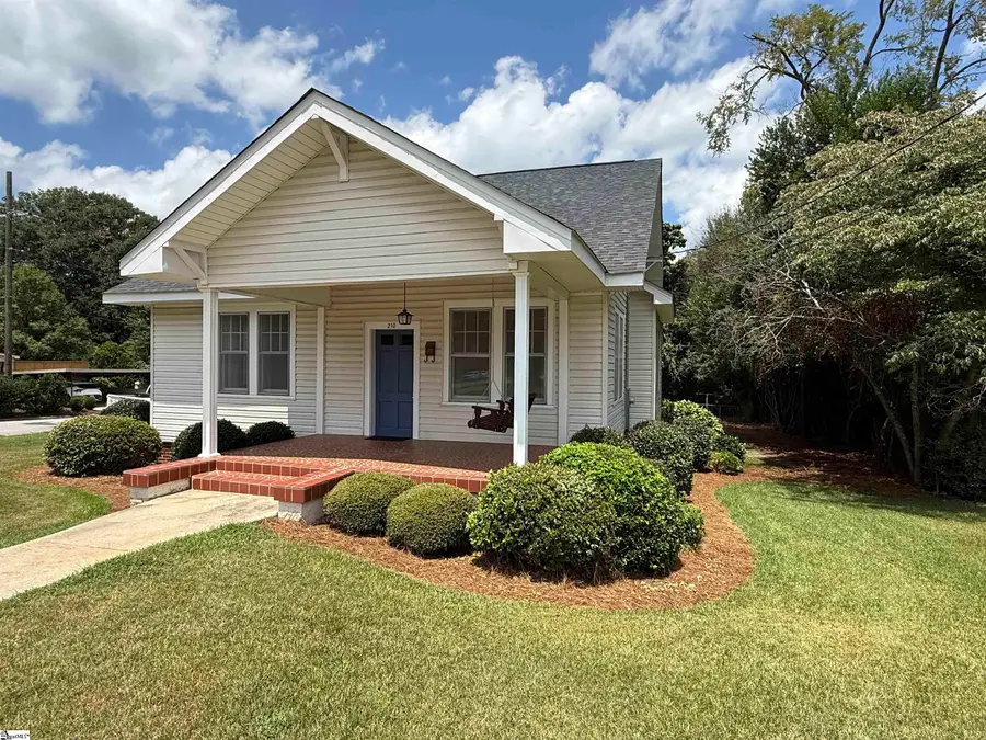 210 W Maple Street, Clinton, SC 29325 - #2
