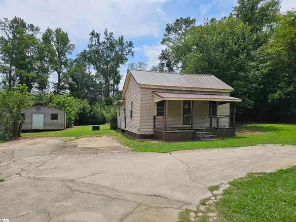 21684 72 E Highway, Clinton, SC 29325