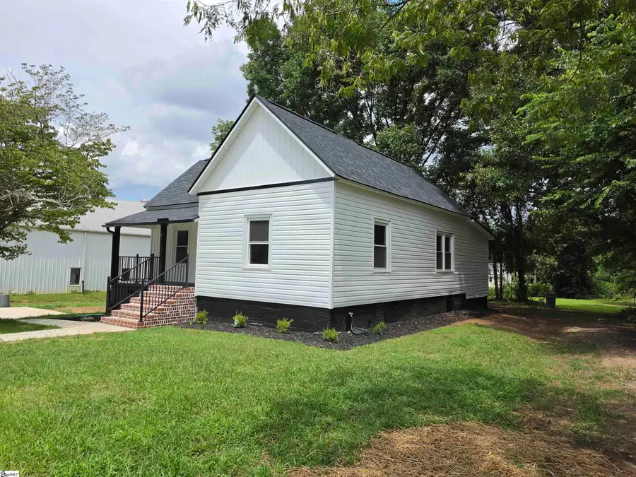 8 W First Street, Williamston, SC 29697 - #2