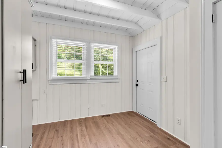 514 Academy Street, Laurens, SC 29360 - #3