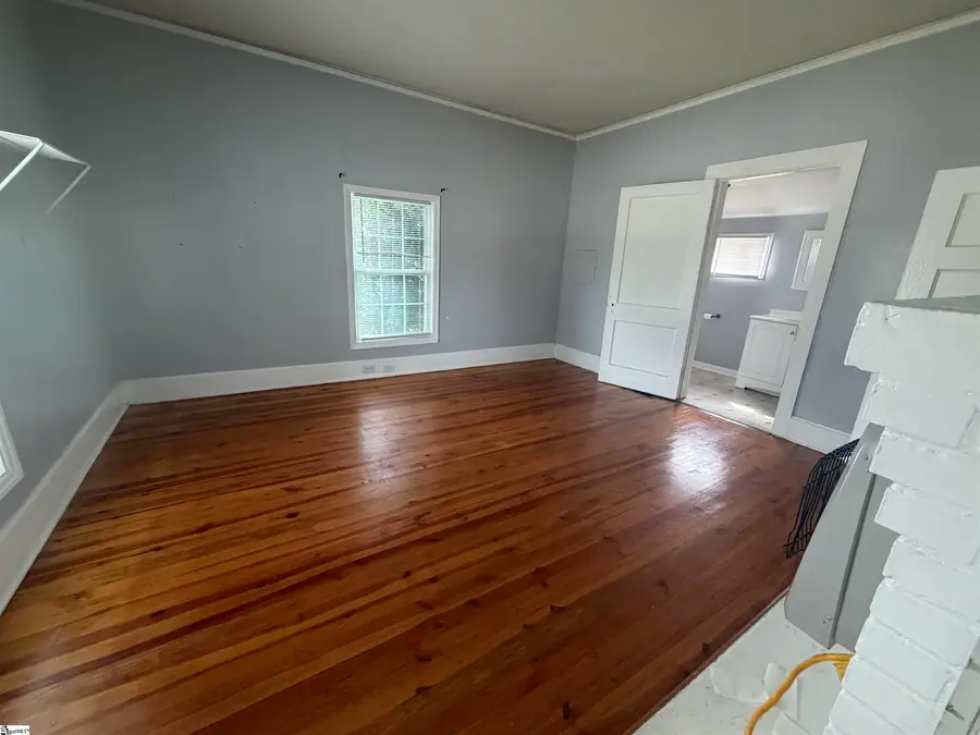 500 Lucas Avenue, Laurens, SC 29360 - #3