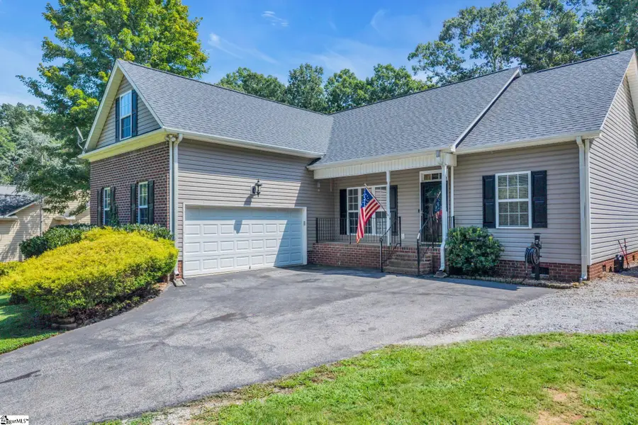 211 Lyons Drive, Simpsonville, SC 29681 - #2