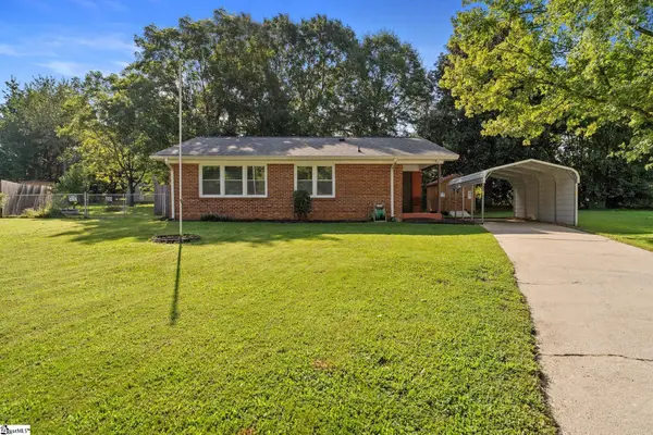 17 Lawnview Court, Wellford, SC 29385