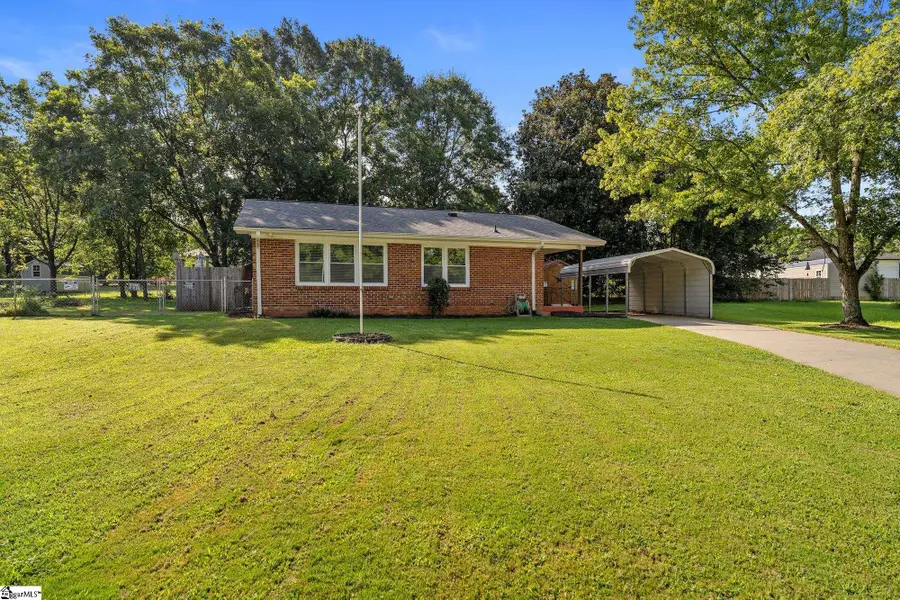 17 Lawnview Court, Wellford, SC 29385 - #2