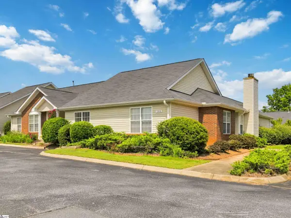 206 Woodruff Park Lane, Simpsonville, SC 29681