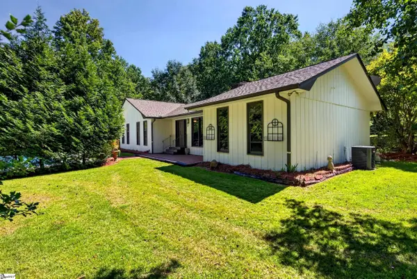 215 Rutledge Lake Road, Greenville, SC 29617