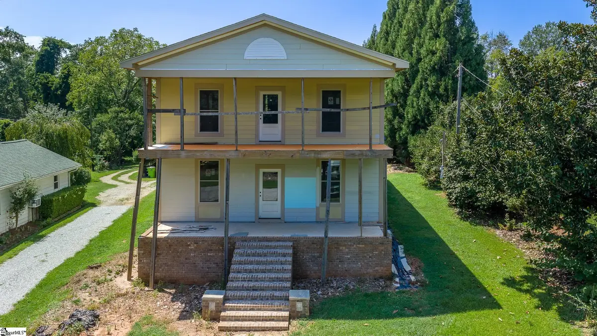 128 S Howard Avenue, Landrum, SC 29356-1538 - #1