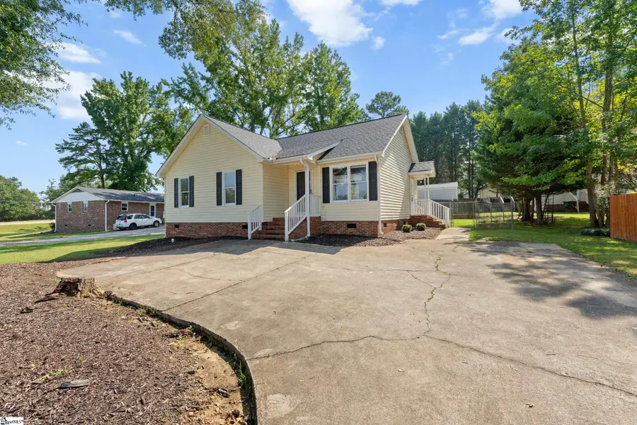 302 Valley View Road, Fountain Inn, SC 29644 - #2