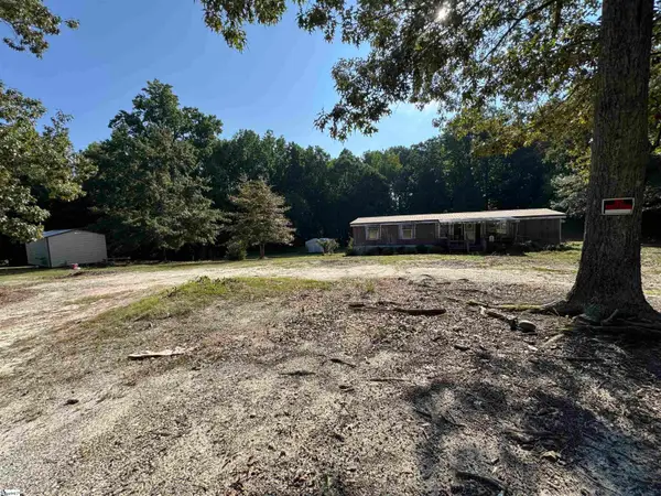 252 Currys Lake Circle, Gray Court, SC 29645