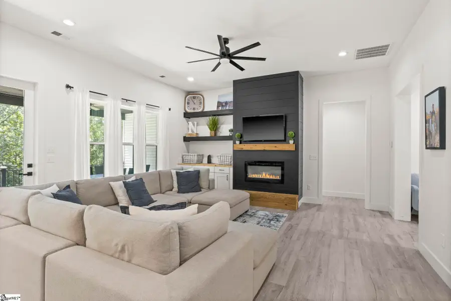 433 Lynn Road, Taylors, SC 29687 - #3