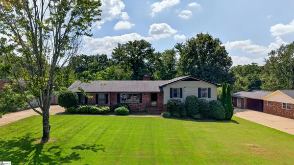 617 Sharondale Court, Spartanburg, SC 29303