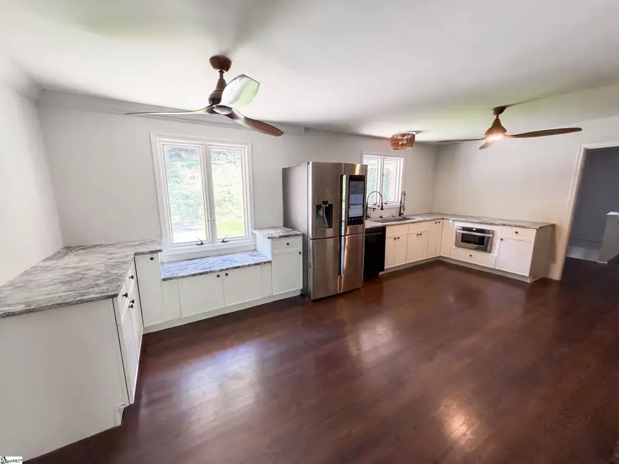 210 Lakeview Drive, Seneca, SC 29672 - #2