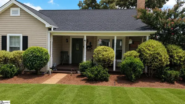 302 Caldwell Street, Campobello, SC 29322