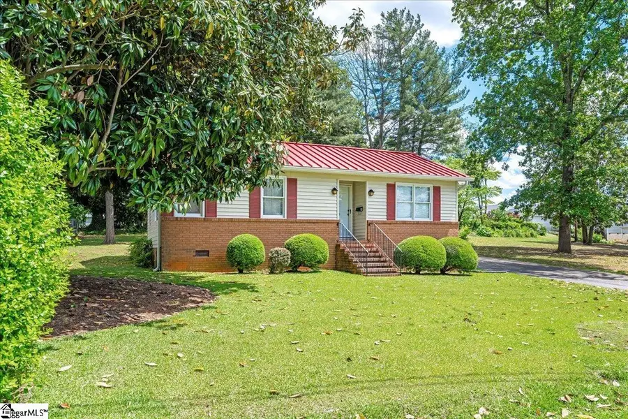 8 Cross Street, Inman, SC 29349 - #2