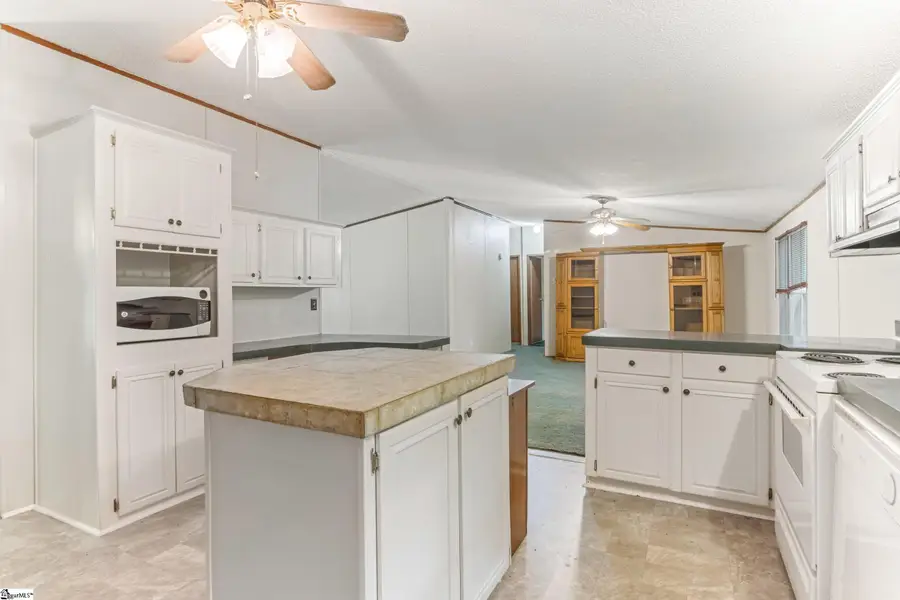 214 Chantilly Circle, Starr, SC 29684 - #3
