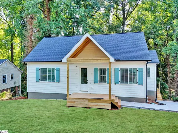 15 Meadow Crest Circle, Greenville, SC 29609