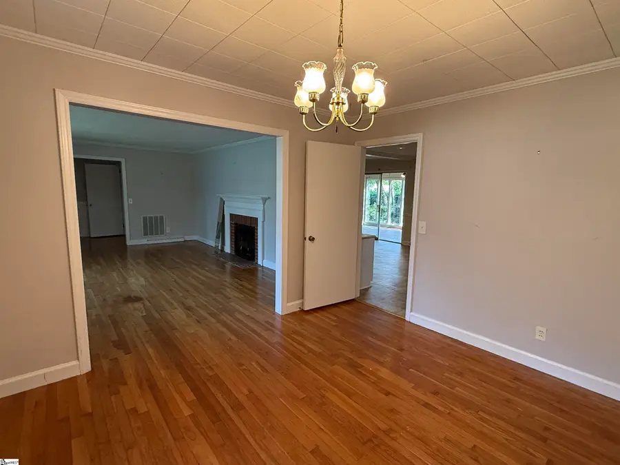 307 Spruce Street, Clinton, SC 29325 - #3