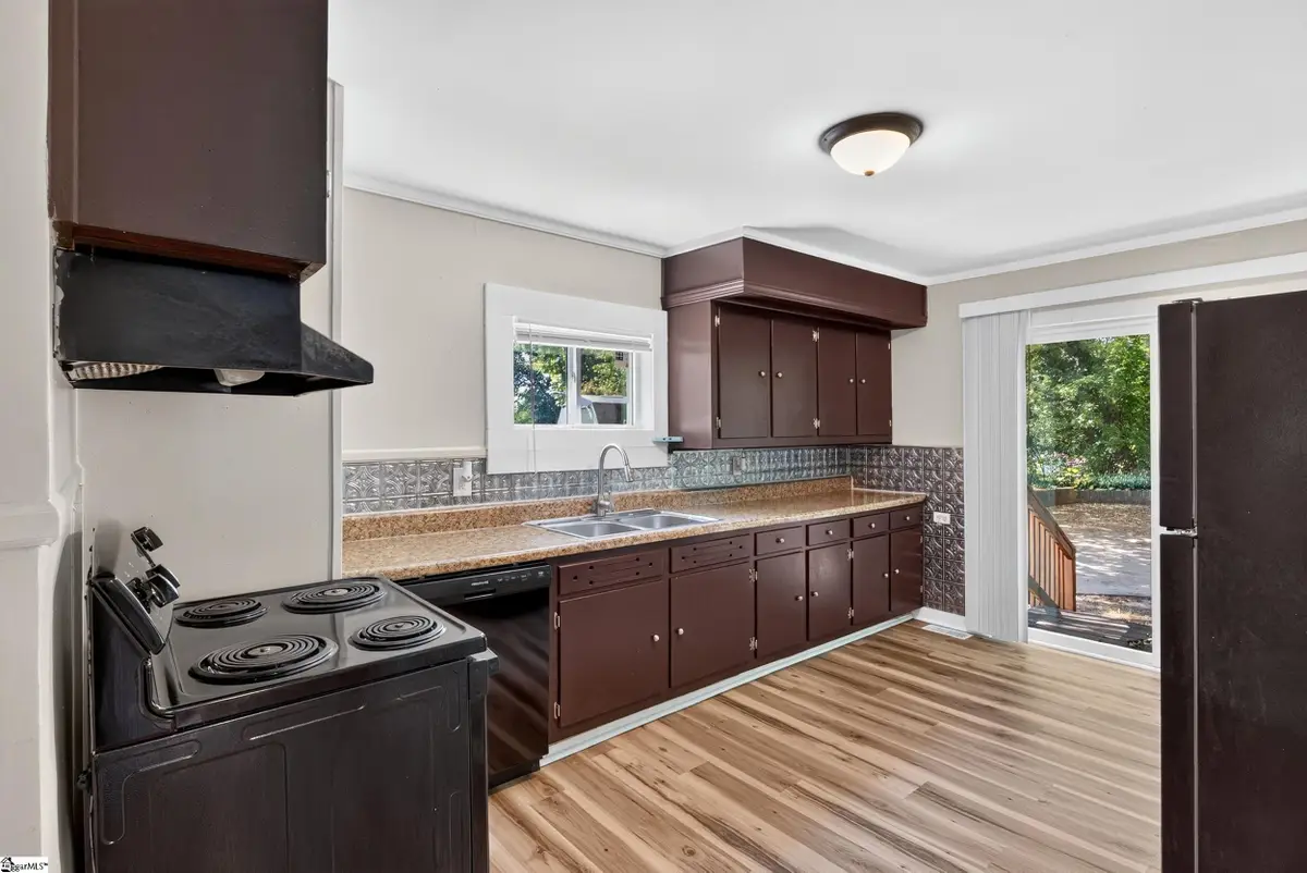 19 N Washington Avenue, Greenville, SC 29611 - #1