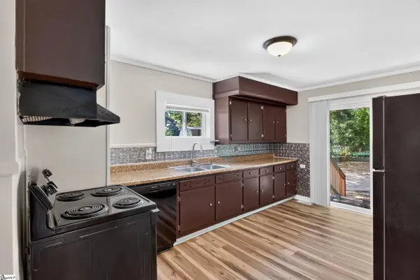 19 N Washington Avenue, Greenville, SC 29611
