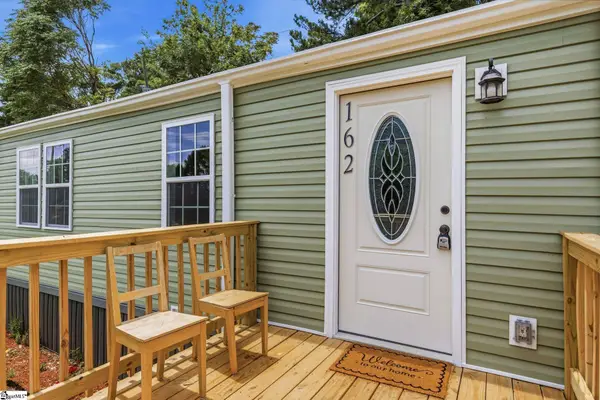 162 Crest Circle, Spartanburg, SC 29302