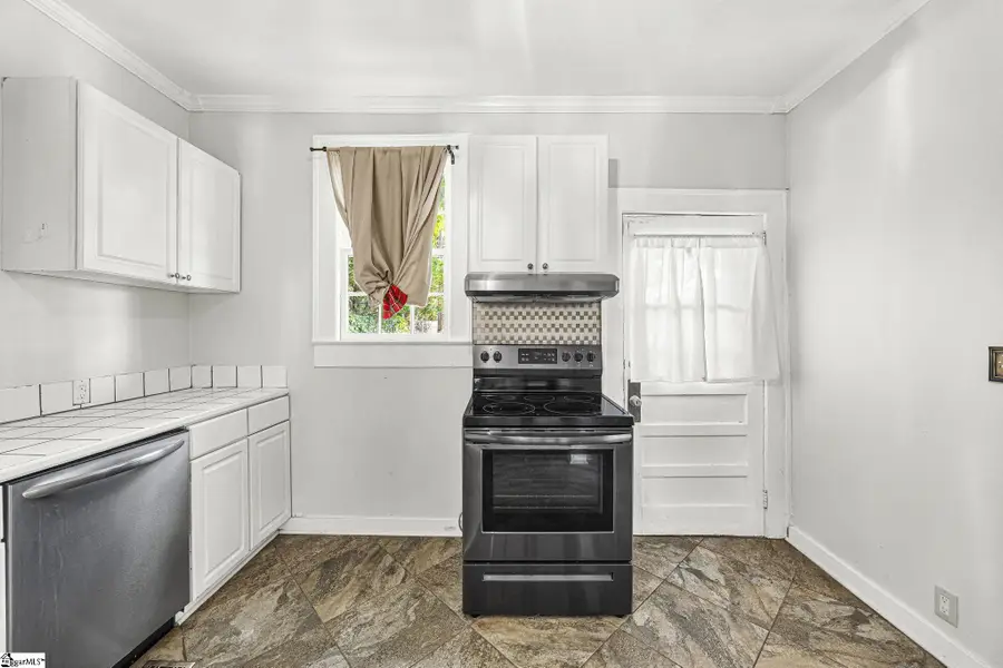 102 W Farley Avenue, Laurens, SC 29360 - #3