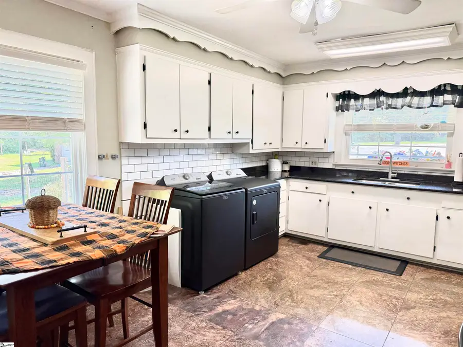 16 Washington Circle, Honea Path, SC 29654 - #2