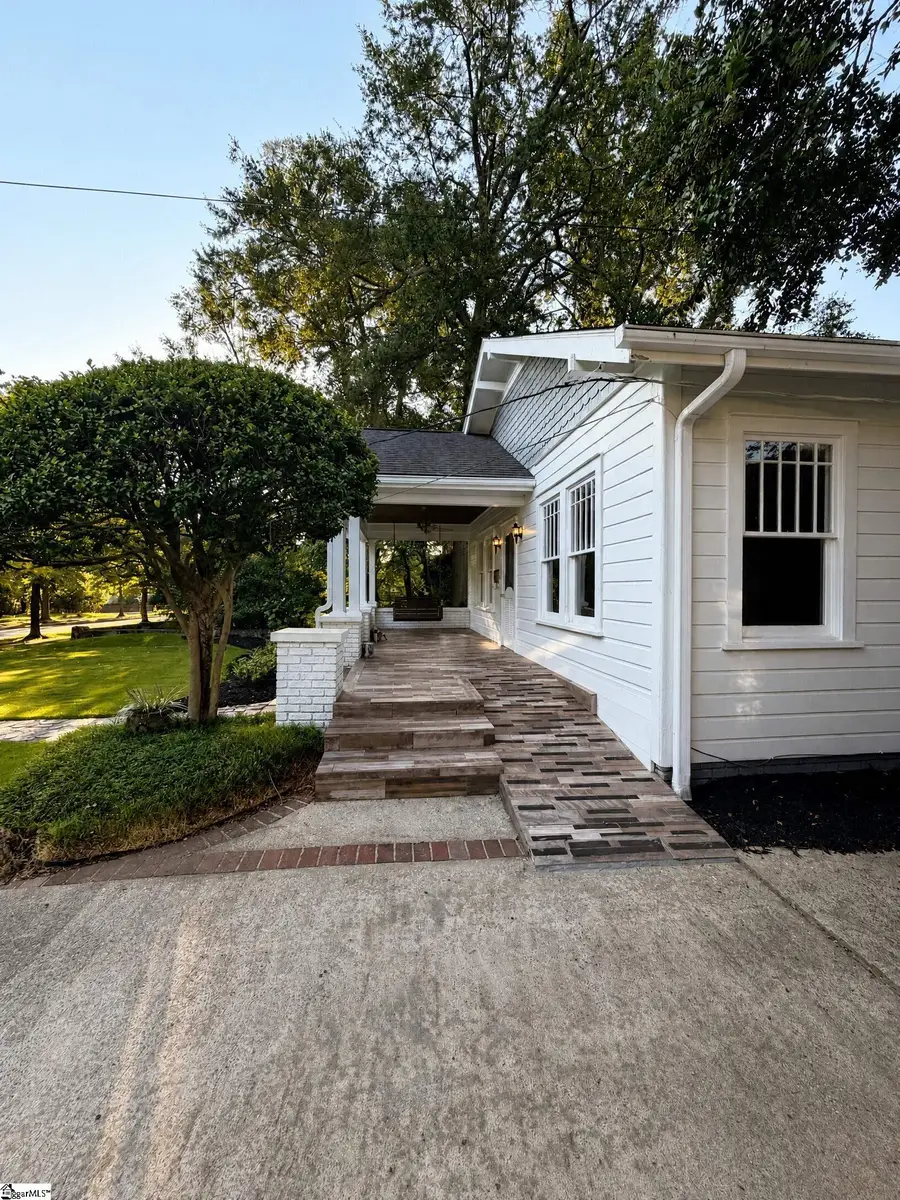 118 E Earle Street, Greenville, SC 29609 - #2