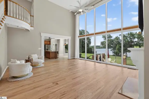 227 Woodlake Drive, Spartanburg, SC 29301