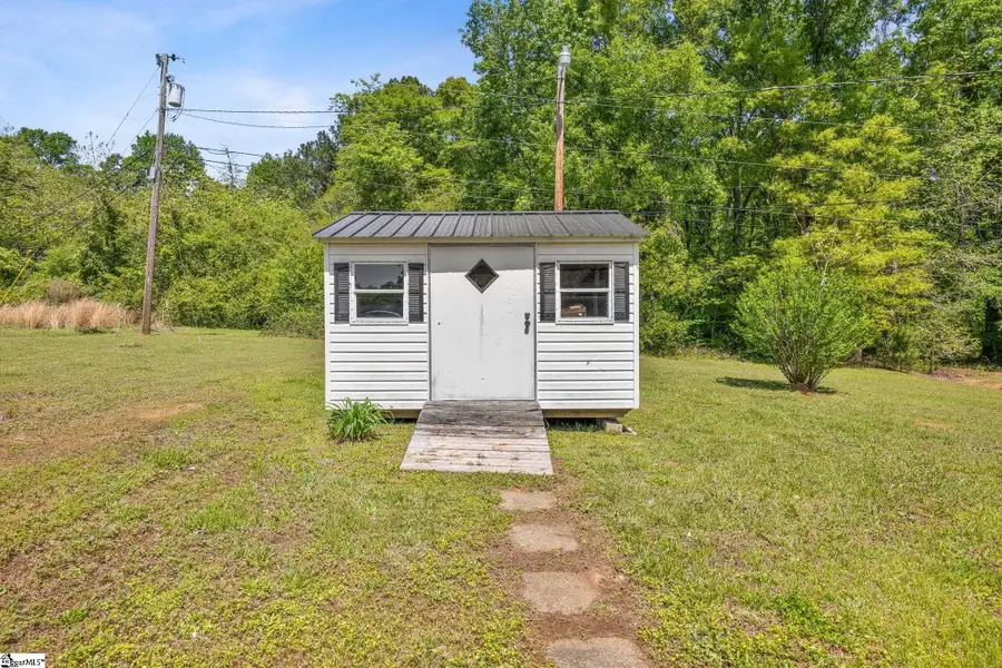 309 E Hampton Avenue, Honea Path, SC 29654 - #3