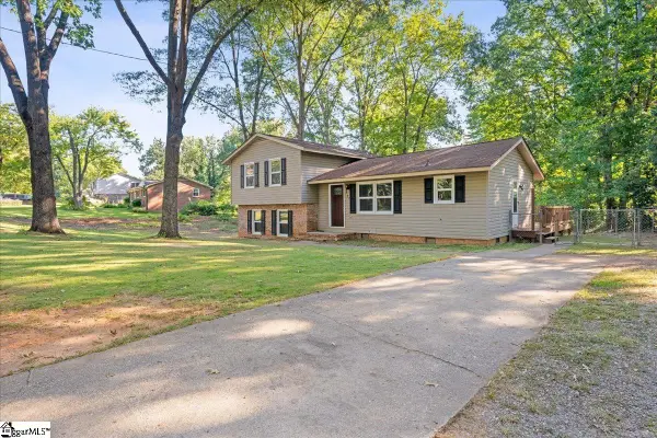 307 Sherondale Lane, Simpsonville, SC 29680