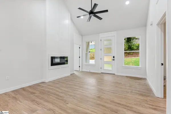 118 Harlem Street, Easley, SC 29640