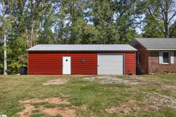 1120 Saluda Lake Road, Greenville, SC 29611-2464