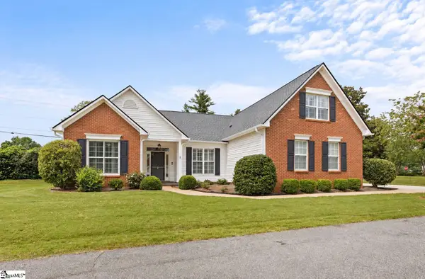 2 Lexington Place Way, Greenville, SC 29615