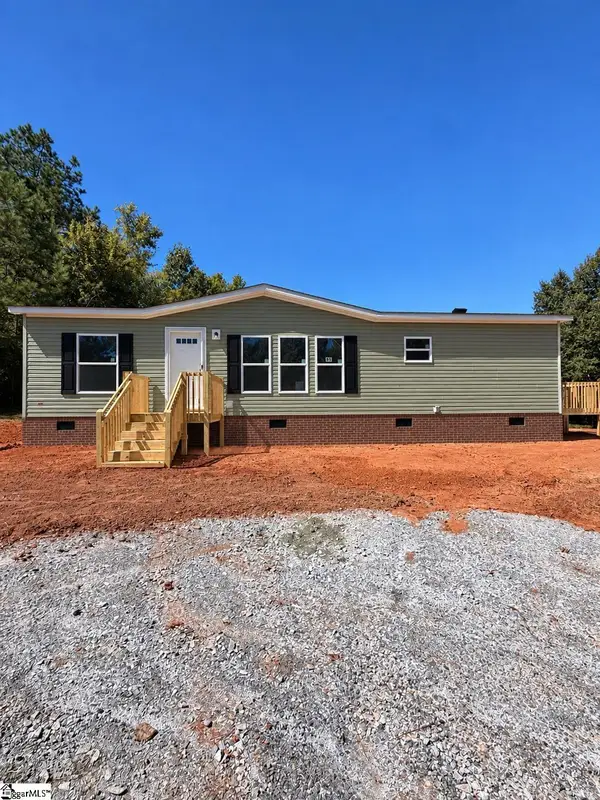 128 Gray Barn Road, Laurens, SC 29360