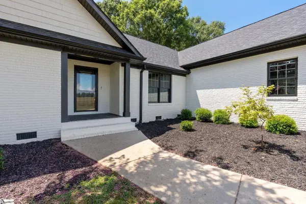 650 Lightwood Knot Road, Woodruff, SC 29388